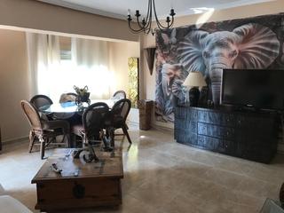 Etagenwohnung in Linarejos. Piso de tres dormitorios en zona polideportivo san josé