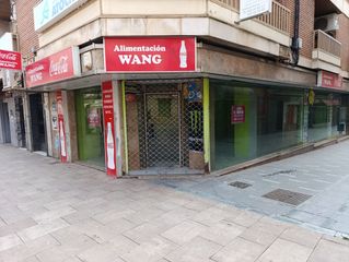 Lloguer Local Comercial a Centro ciudad. Local comercial en primera linea.