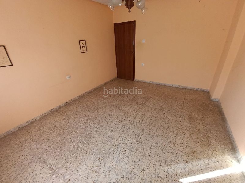 Foto b2d92bdc-7510-4b3c-b529-adc8c487fd89. Casa adossada amb aparcament a Arrayanes Linares
