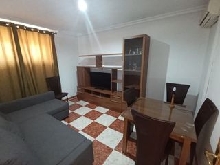 Pis a Linarejos. Piso de dos dormitorios cerca del paseo de linarejos