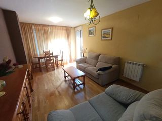 Etagenwohnung in Centro ciudad. Piso de tres dormitorio muy cerca de la plaza del ayuntamiento