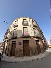 Appartement à Centro ciudad. Edifico en venta para rehabilitar, compuesto de bajos comerciale