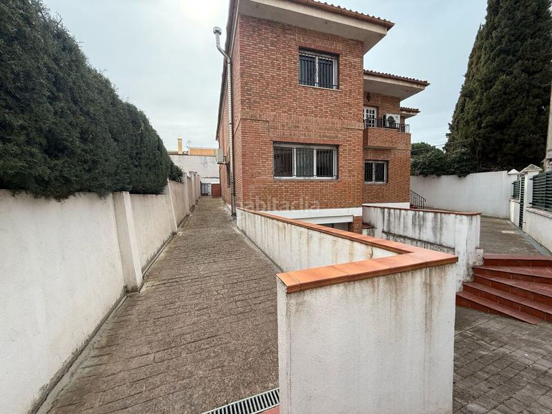Foto d0006247-a363-4b69-9175-740a9d069a2a. Casa magnifica casa con piscina privada en Linarejos Linares