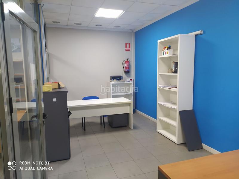 Foto 3b7fee52-0453-4465-b4fb-f326a2e677c4. Alquiler local comercial local terminadfo y preparado para oficinas o similares. en Linares