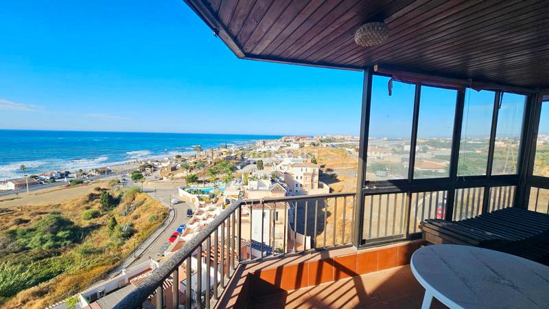 Foto a3b35db5-c3d8-4cf5-ad51-93ab36e68cd6. Appartement in lugar urbanizacion El Peñoncillo 23 in Torrox