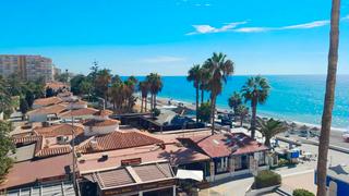 Apartamento  Avenida mediterráneo 4. Bonito apartamento en primera línea de playa con vistas