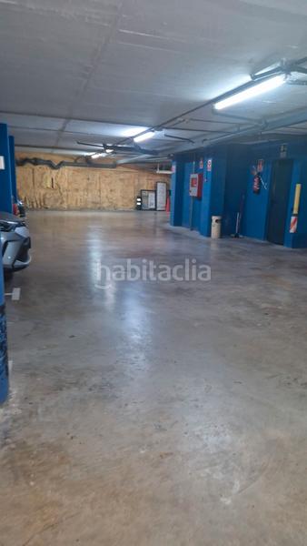 Foto bd254c31-9583-42aa-9e99-c3530e7a8aa6. Aparcament cotxe a Sants-Badal Barcelona