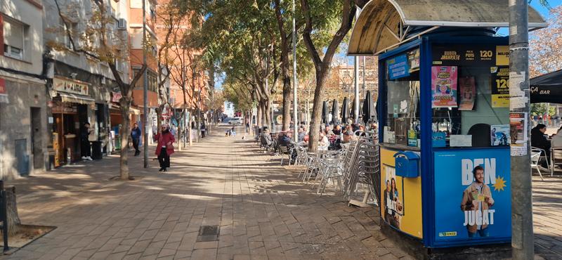 Foto 175ce87b-1967-4c04-8170-7afa499c3a6a. Aparcament cotxe a carrer de pau claris 75 a Vinyets-Molí Vell Sant Boi de Llobregat