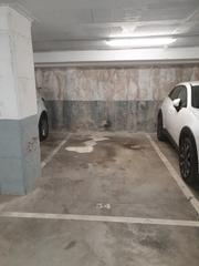 Autoparkplatz in Carrer de pau claris 75. Plazas de garaje en venta
