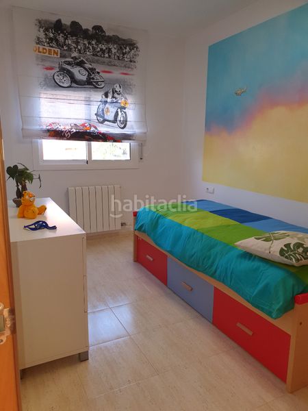Foto 4b2f0dba-e8a2-4384-9695-ec8466898d68. Casa aparellada amb xemeneia calefacció piscina a Vendrell (El)