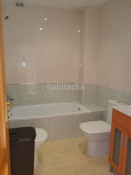 Foto 65ef2d18-bfa7-43d2-a679-b91357229824. Casa aparellada amb xemeneia calefacció piscina a Vendrell (El)