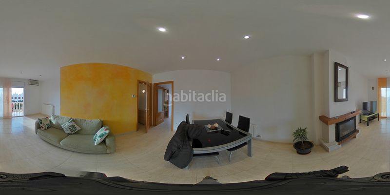 Foto 729af0ac-4a4b-41c1-a53e-39a46eb3a5e1. Casa aparellada amb xemeneia calefacció piscina a Vendrell (El)