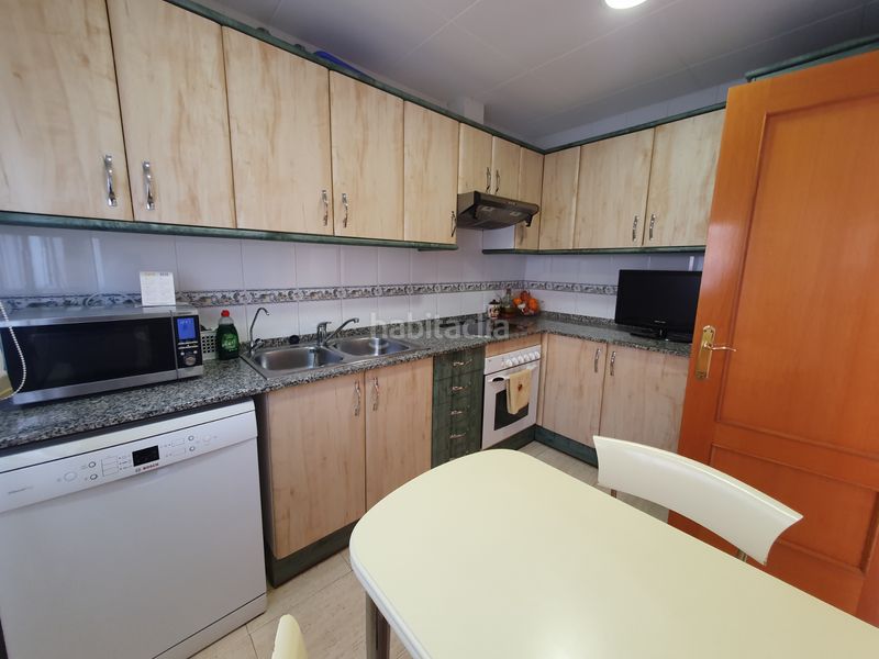 Foto 7e4870b7-1238-4e1e-b822-9423a2c9efe9. Casa aparellada amb xemeneia calefacció piscina a Vendrell (El)