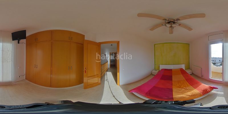 Foto 98f113bd-e030-46da-9f61-715c235ddaa3. Casa aparellada amb xemeneia calefacció piscina a Vendrell (El)