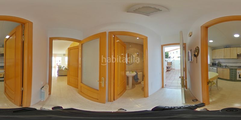 Foto a395348c-4c3d-4b67-90b4-2491bafb1e9e. Casa aparellada amb xemeneia calefacció piscina a Vendrell (El)