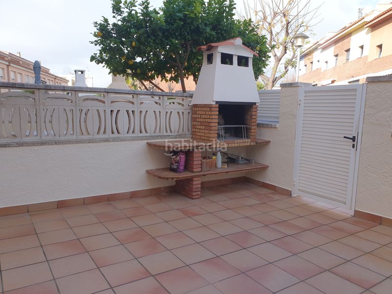 Foto baed5806-2735-4760-90c8-7cc09e798042. Casa aparellada amb xemeneia calefacció piscina a Vendrell (El)