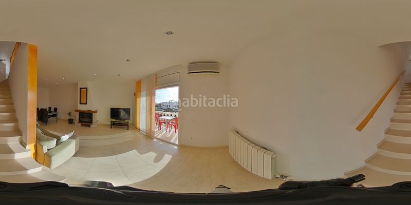 Foto ef7b86ab-8c00-46e0-8a00-df50b085b440. Casa aparellada amb xemeneia calefacció piscina a Vendrell (El)