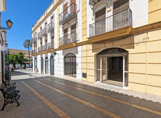 Lloguer Local Comercial a Sanlúcar la Mayor. Local en pleno centro de sanlúcar la mayor