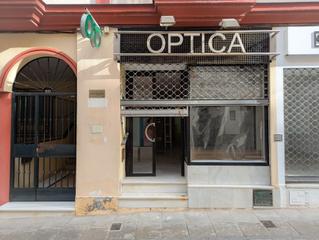 Location Local commercial à Sanlúcar la Mayor. Local en plena calle real