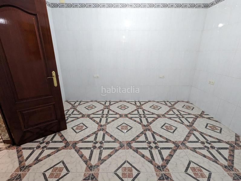 Foto 4e2690f5-ffff-4fe7-bbb4-e5057b00fe17. Edificio  muy céntrico en Sanlúcar la Mayor