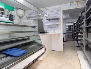Lloguer Local Comercial a Sanlúcar la Mayor. Local con muy buena ubicación