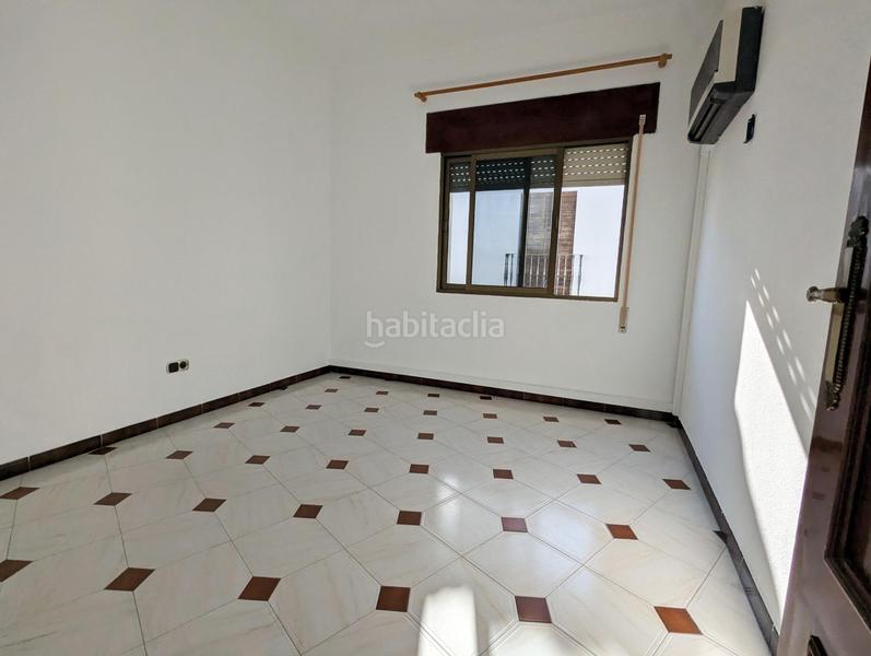 Foto 31a0e843-6a5a-4c4c-96ff-bc52772a6eb5. Piso magnífico piso exterior, de esquina junto al centro en Sanlúcar la Mayor