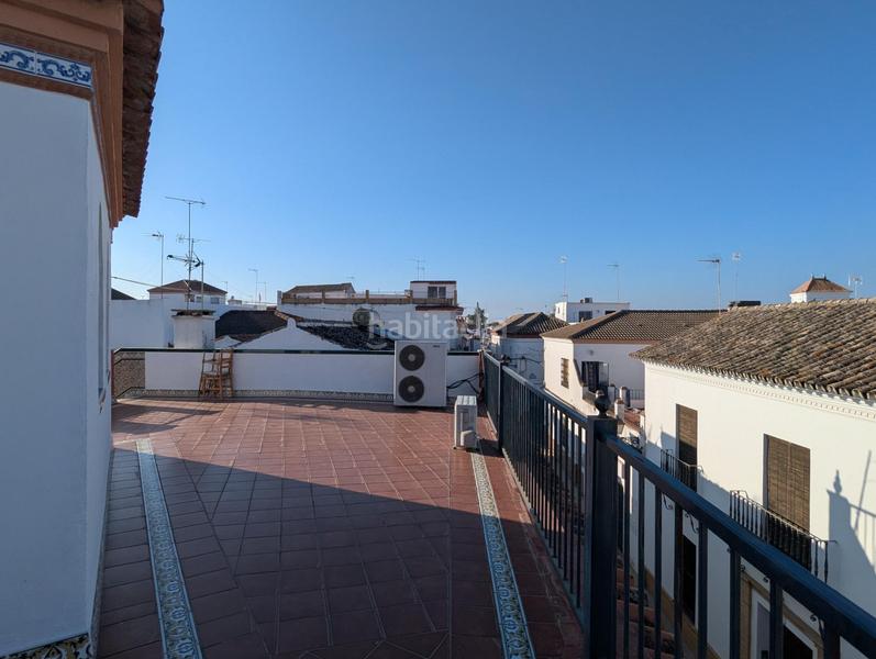 Foto a308ee40-6165-4e22-a3aa-7bf7a65d1e1c. Piso magnífico piso exterior, de esquina junto al centro en Sanlúcar la Mayor
