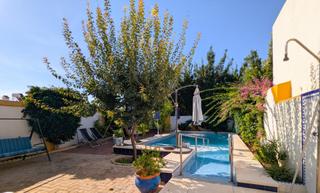 Casa in Sanlúcar la Mayor. Magnífica casa céntrica, muy amplia y luminosa, y con piscina pr
