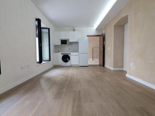Location Studio à Sanlúcar la Mayor. Estudio de diseño a estrenar