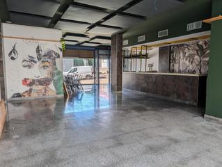 Miete Geschäftsraum in Sanlúcar la Mayor. Local en urb. huerta abajo