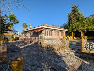 Chalet in Sanlúcar la Mayor. Chalet independiente en sanlúcar la mayor