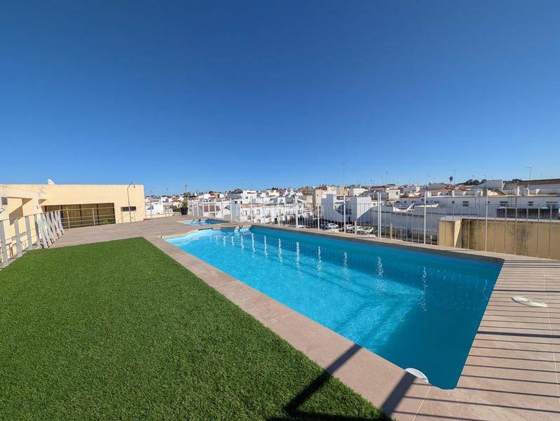 Foto c7ec2023-2866-4620-8116-9a7dac806a26. Flat with pool in Sanlúcar la Mayor