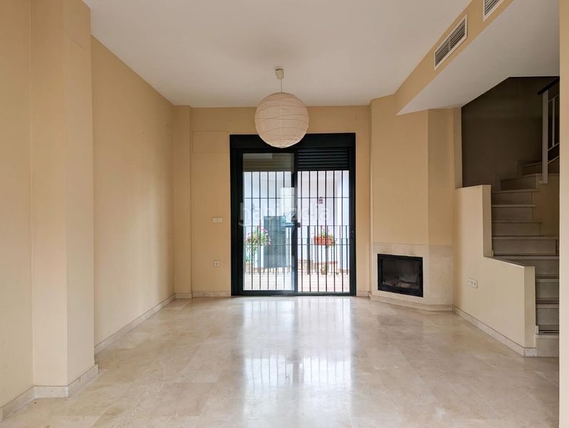 Foto 00ddf56b-d146-41a0-b810-f35b6a988699. Casa amb calefacció piscina a Sanlúcar la Mayor