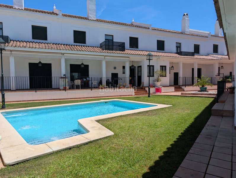 Foto 7c52c4cf-27d7-414c-bd35-12f0f37aef8d. Casa amb calefacció piscina a Sanlúcar la Mayor