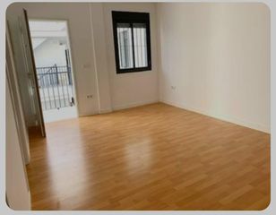 Lloguer Pis a Sanlúcar la Mayor. Piso céntrico con garaje y trastero en sanlúcar la mayor!