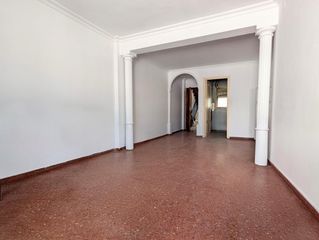 Flat in Sanlúcar la Mayor. Espacio, luz, ubicación y muchísimas posibilidades en pleno cora