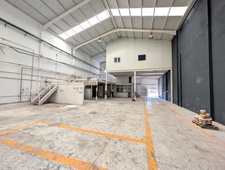 Rent Industrial building in Benacazón. Nave industrial en alquiler en polígono la choza  ubicación estr