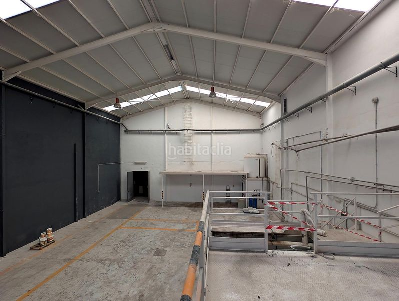 Foto e93dd85a-d905-4289-b7b5-3082285bd881. Rent industrial building in Benacazón