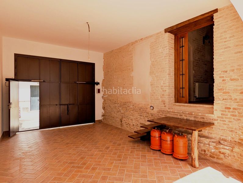 Foto 3c2eb53b-4912-4a59-be2e-6daa27c81535. Casa adossada amb calefacció aparcament a Sanlúcar la Mayor