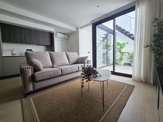 Lloguer Pis a Sanlúcar la Mayor. Espectacular planta baja de diseño a estrenar con patio privado,