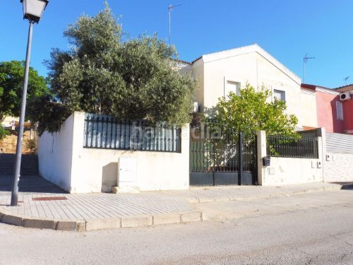 Foto 49e124c1-5dec-4d47-98a2-efddad545097. Casa a Sanlúcar la Mayor