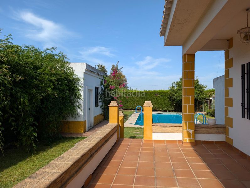 Foto e1dc2c32-c279-4c8b-9d1d-6a1e2ba9f3f7. Xalet amb calefacció aparcament piscina a Sanlúcar la Mayor