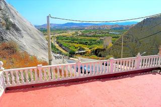 Maison  Glorieta del olmo. Casa con 5 dormitorios, 2 baños, salón comedor con chimenea, coc