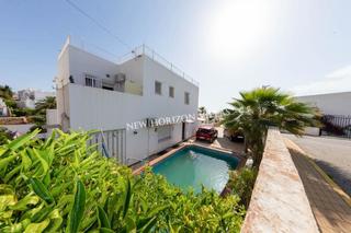 Casa en El Palmeral. Fantstico chalet de 375 m construidos sobre parcela de 441 m