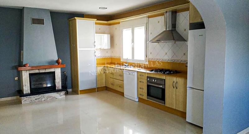 Foto b3d30885-529c-4390-9a03-1382f419273d. Casa amplio chalet independiente en planta baja en las afueras a tan solo 5 minutos del pueblo.

esta espaciosa casa cons en Cantoria