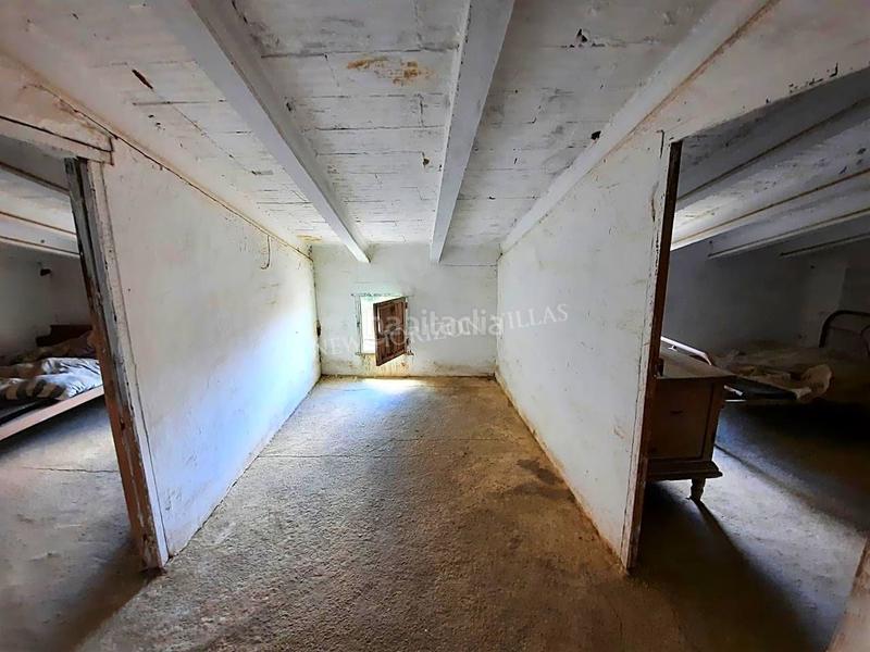 Foto f19d57c6-22ee-40f4-a541-898af20e625d. Masía cortijo para reformar en los alrededores . esta propiedad de 62m2 cuenta con 5 habitaciones, amplio comedor, cocina, gar en Taberno