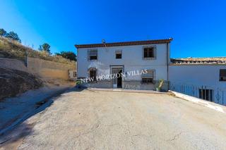 Mas  Calle granada. Casa de campo tradicional de dos plantas en arboleas de 160m2 co