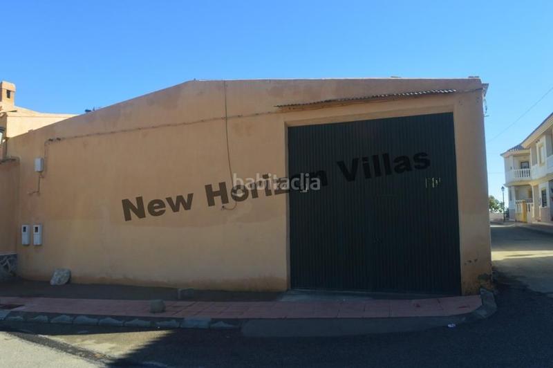 Foto 61b649aa-03d7-4533-8c60-22418b5b6b5a. Local comercial edificio/nave comercial , está en la alfoquía, haciendo esquina. es muy espaciosa, con más de 800m2 y con muchas posibil en Zurgena