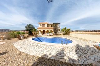 Maison  Glorieta del olmo. Magnífica villa de 146 m² construidos y 1.152 m² de terreno en l