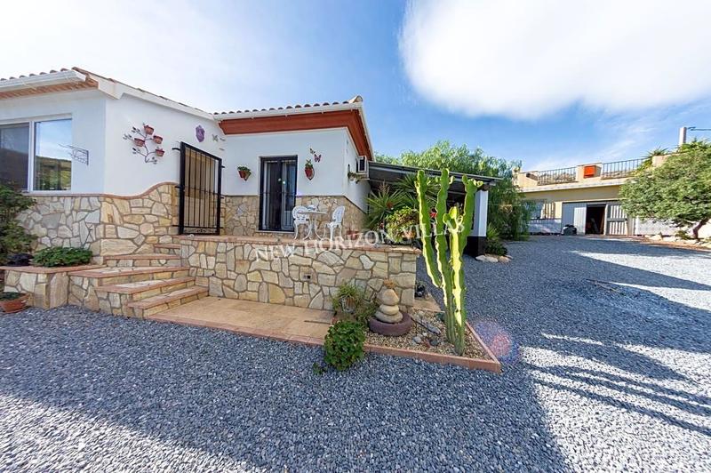 Foto 3bbc5475-4b9d-41b7-ba82-e1a64b76b5d8. Casa villa in area en Zurgena